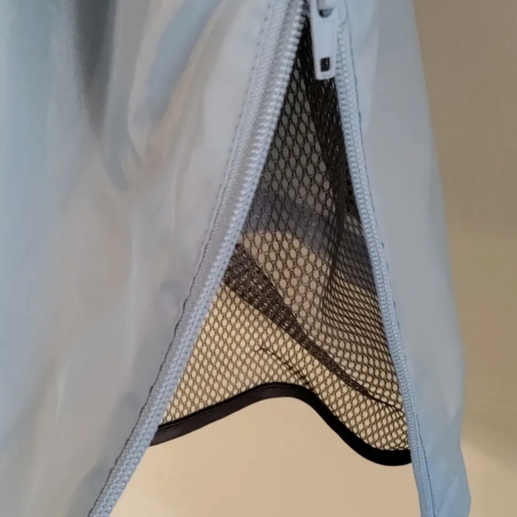 New Walt Disney World Disneyland Parks Packable Rain Windbreaker Jacket M/L - Picture 7 of 7